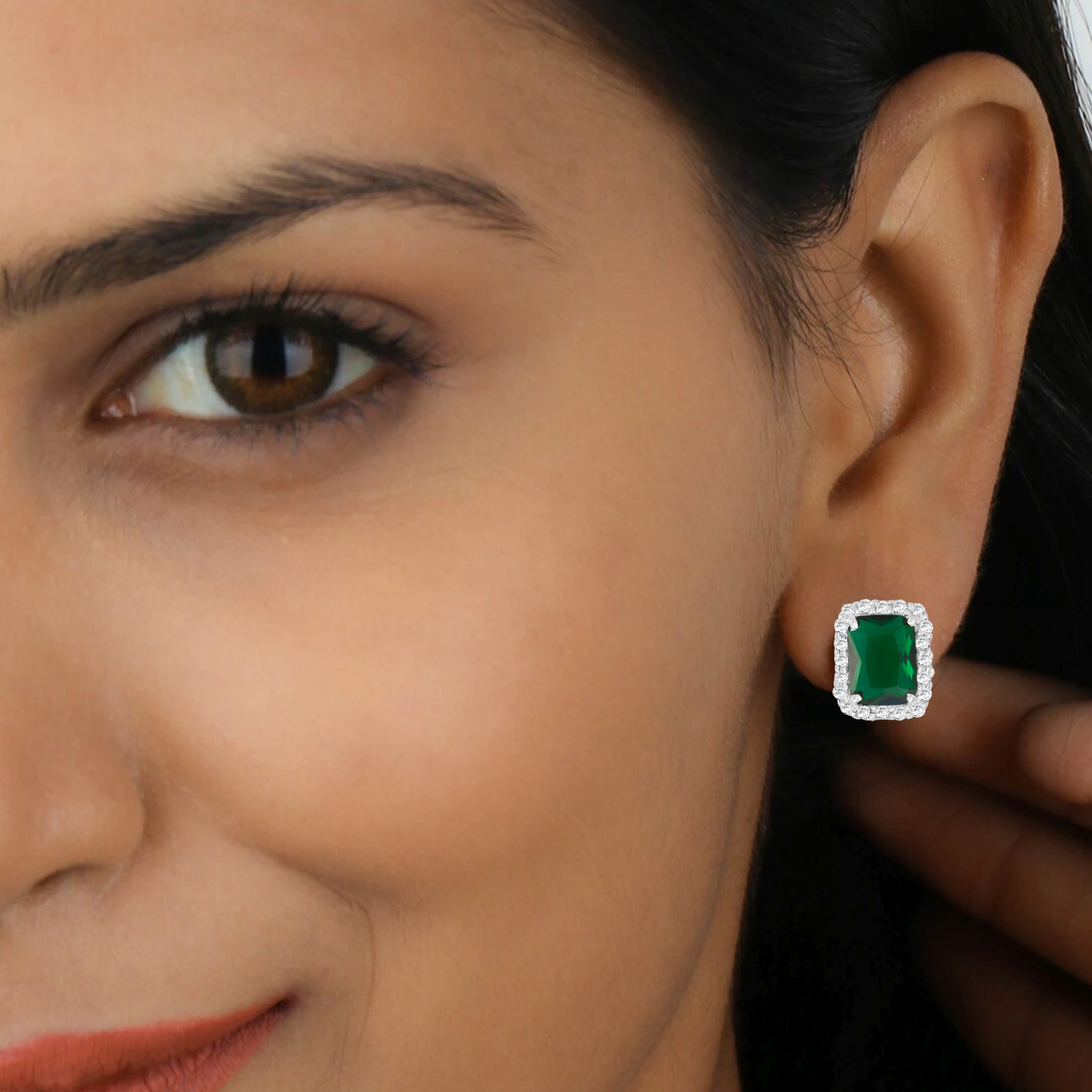 Emerald Silver Pendant with Chain and Earrings